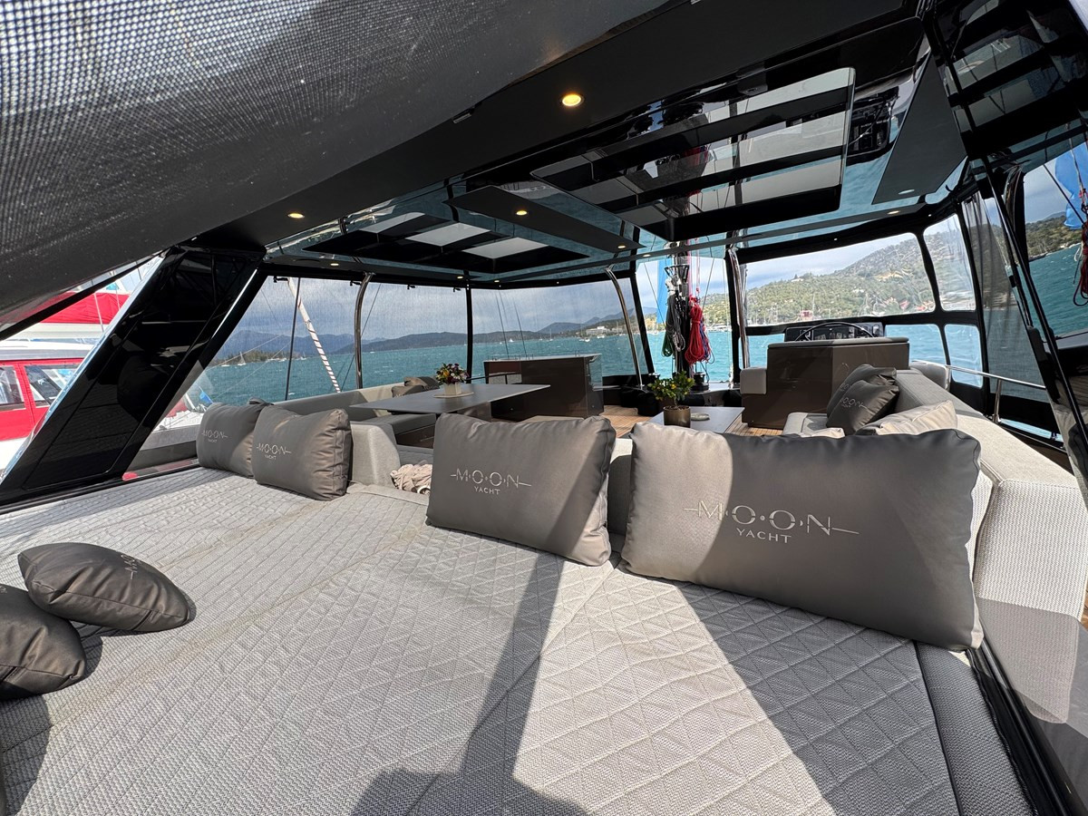 https://arconyachts.ams3.digitaloceanspaces.com/109784/conversions/large_4685526-optimize.jpg