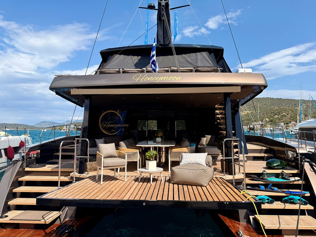 https://arconyachts.ams3.digitaloceanspaces.com/109797/conversions/large_4685530-optimize.jpg