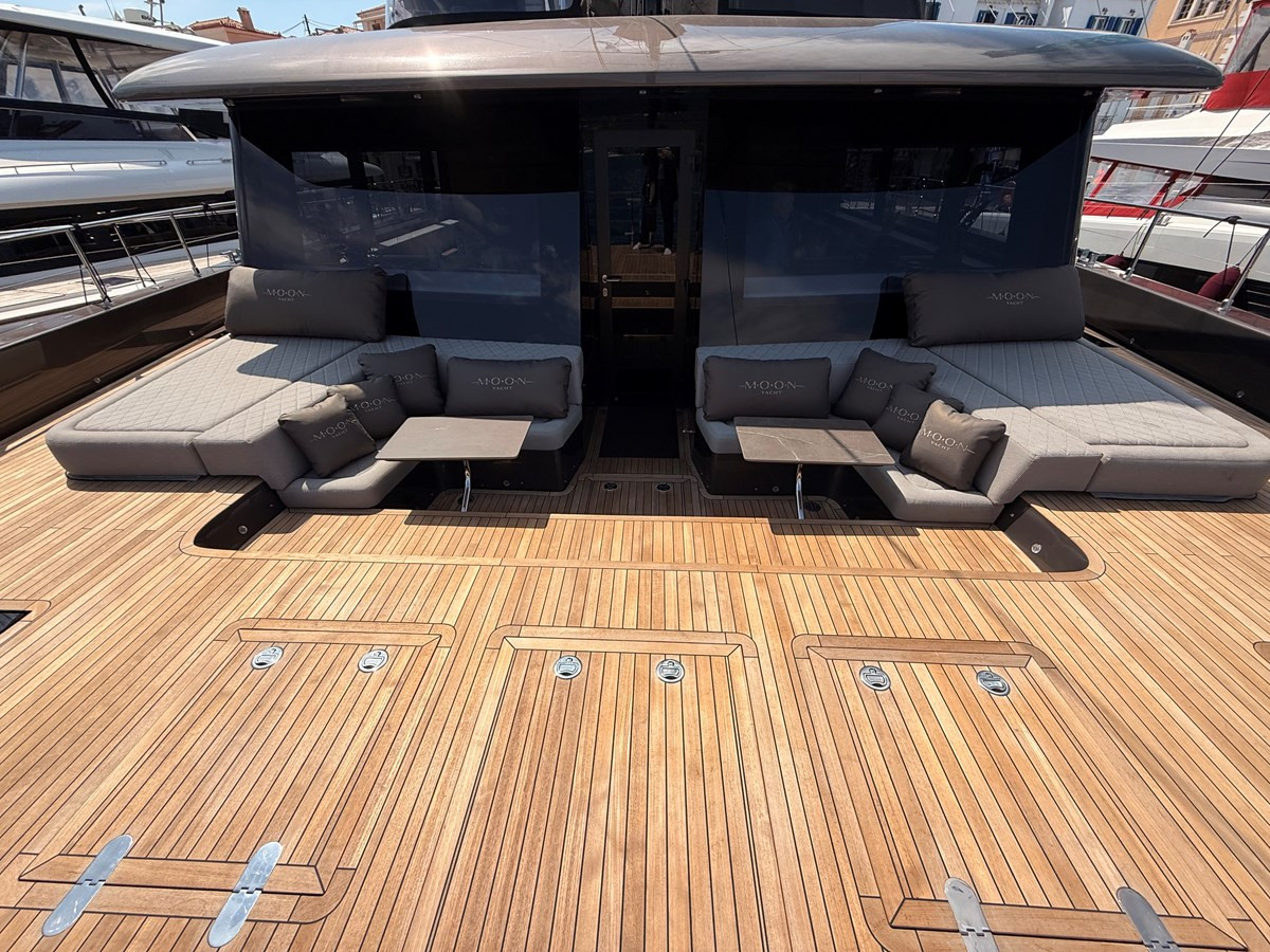 https://arconyachts.ams3.digitaloceanspaces.com/109807/conversions/large_4685533-optimize.jpg