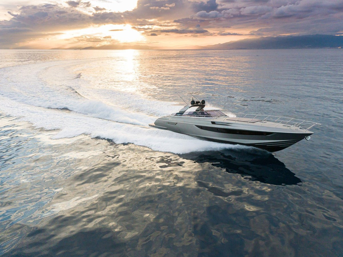 https://arconyachts.ams3.digitaloceanspaces.com/109868/conversions/large_4120916-optimize.jpg