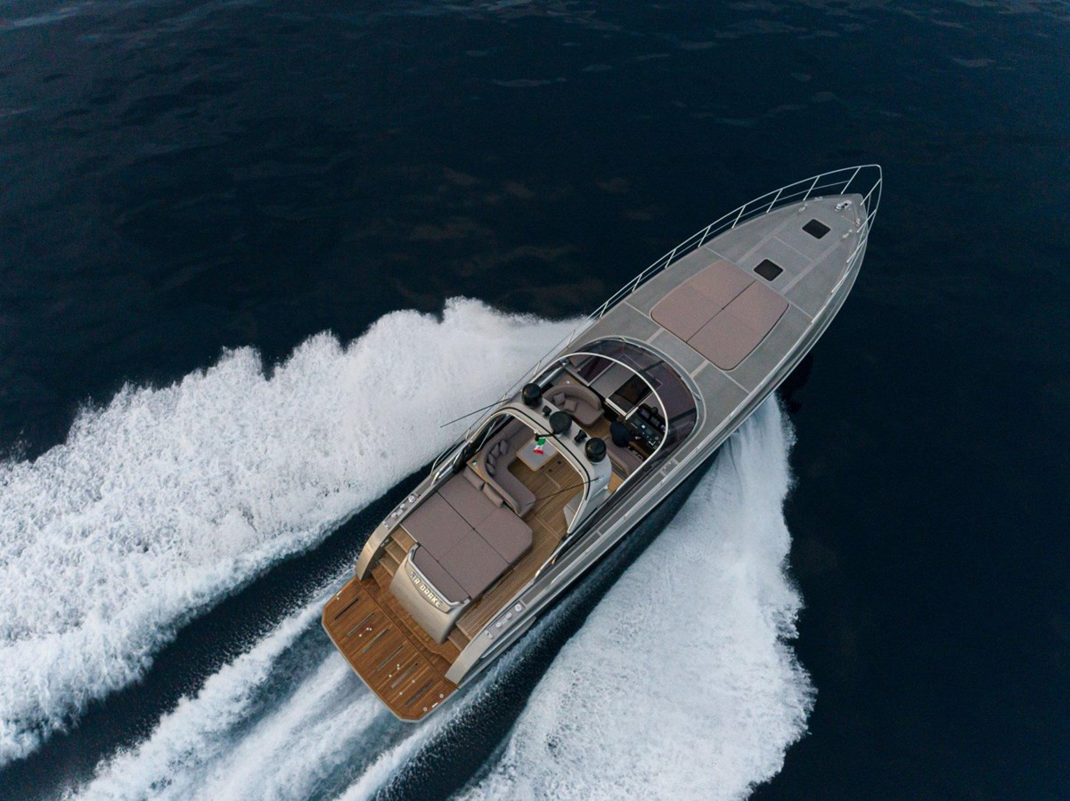 https://arconyachts.ams3.digitaloceanspaces.com/109874/conversions/large_4120918-optimize.jpg