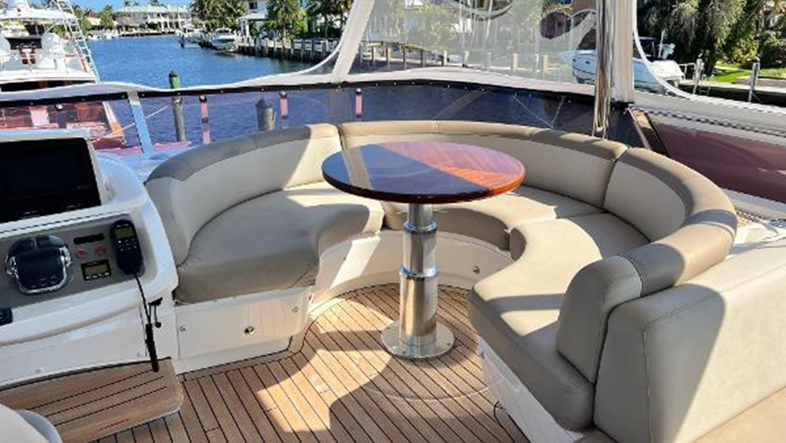 https://arconyachts.ams3.digitaloceanspaces.com/109947/conversions/large_4818907-optimize.jpg