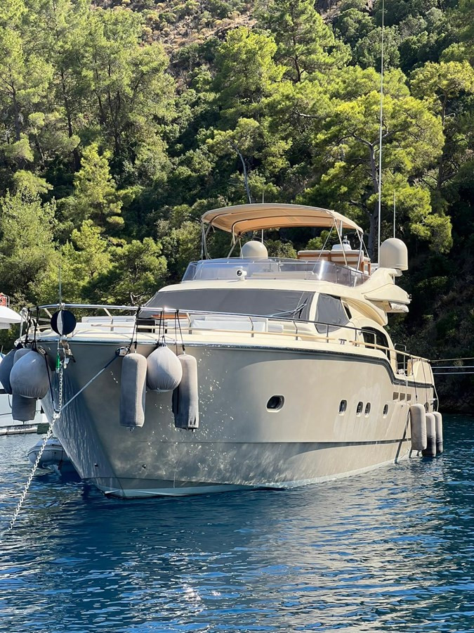 https://arconyachts.ams3.digitaloceanspaces.com/109966/conversions/large_4817417-optimize.jpg