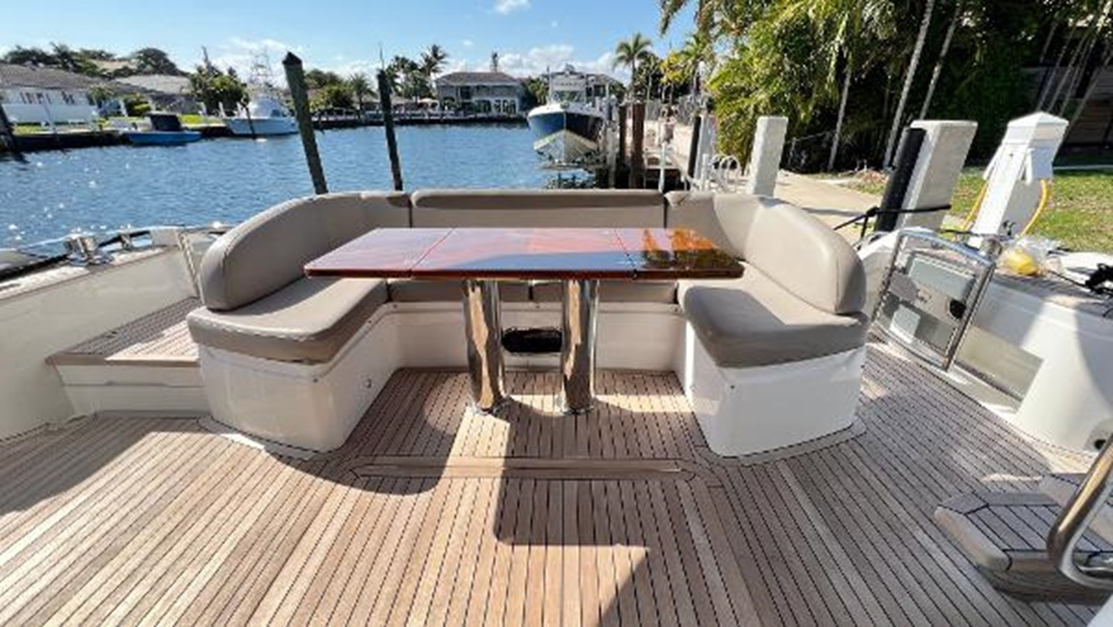 https://arconyachts.ams3.digitaloceanspaces.com/109970/conversions/large_4818915-optimize.jpg