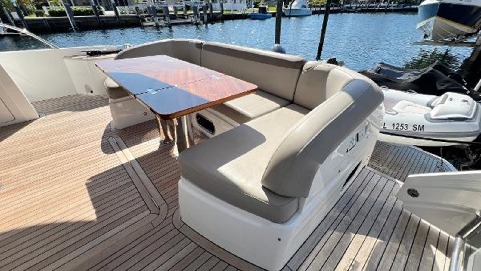 https://arconyachts.ams3.digitaloceanspaces.com/109974/conversions/large_4818916-optimize.jpg