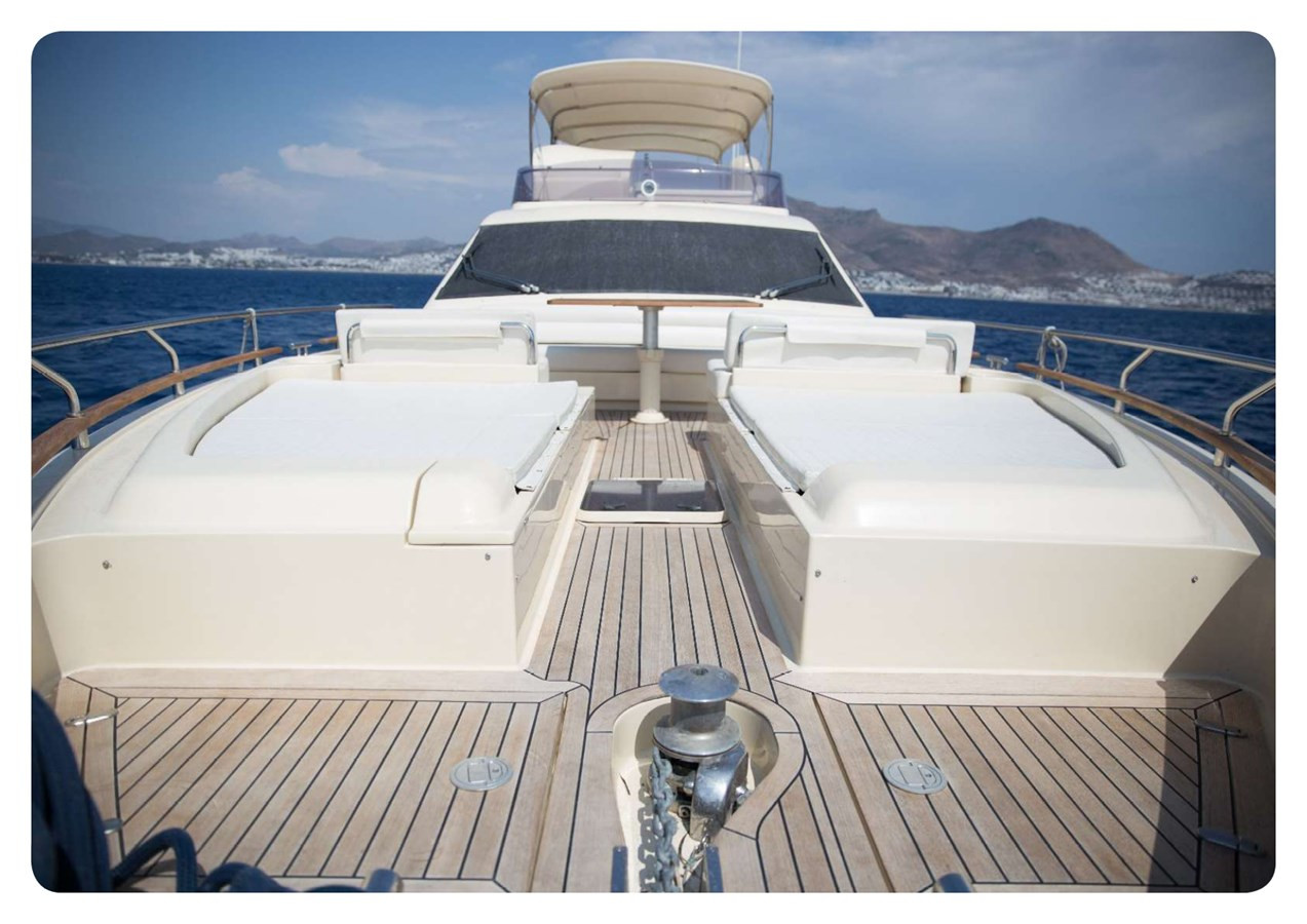 https://arconyachts.ams3.digitaloceanspaces.com/109975/conversions/large_4817381-optimize.jpg