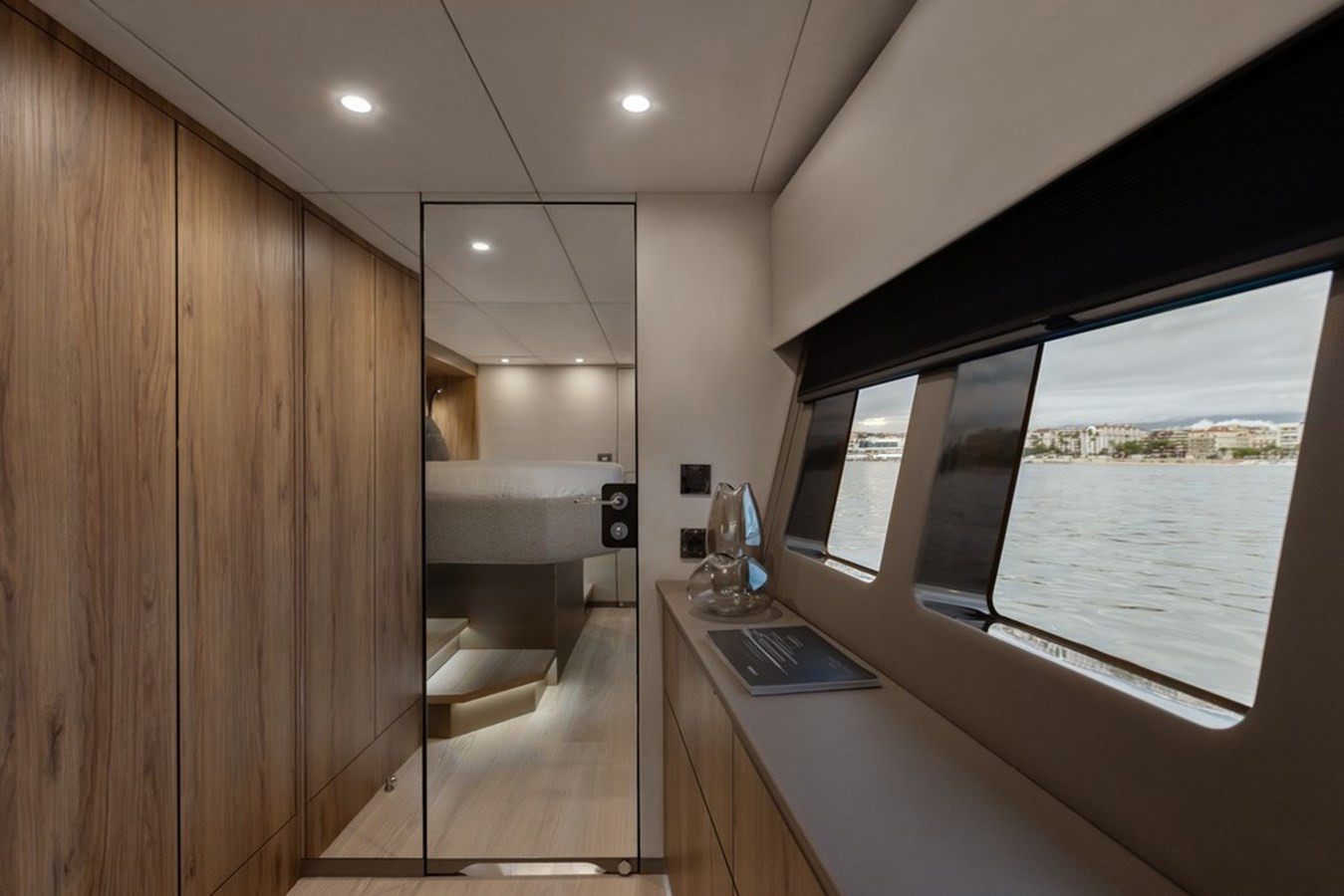 https://arconyachts.ams3.digitaloceanspaces.com/109979/conversions/large_4699908-optimize.jpg
