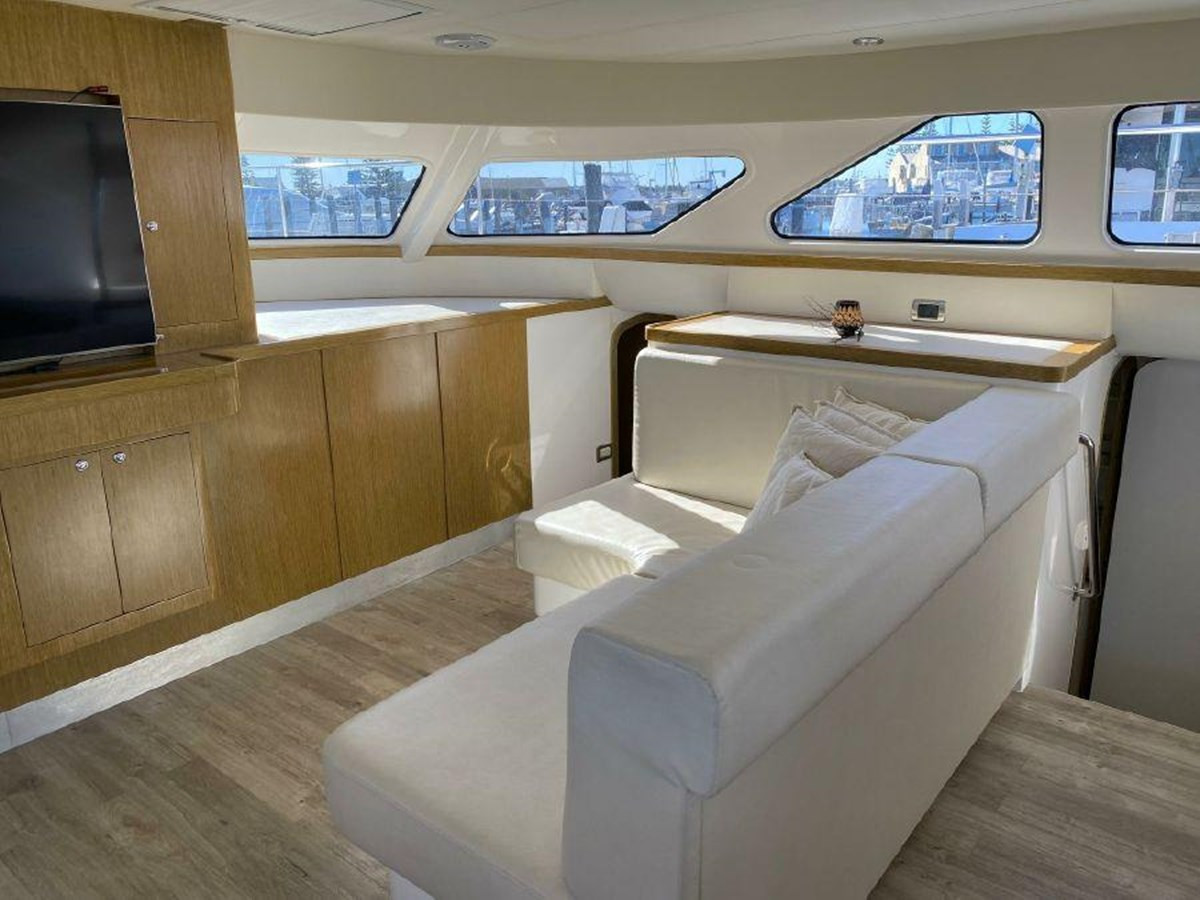 https://arconyachts.ams3.digitaloceanspaces.com/110079/conversions/large_3769111-optimize.jpg