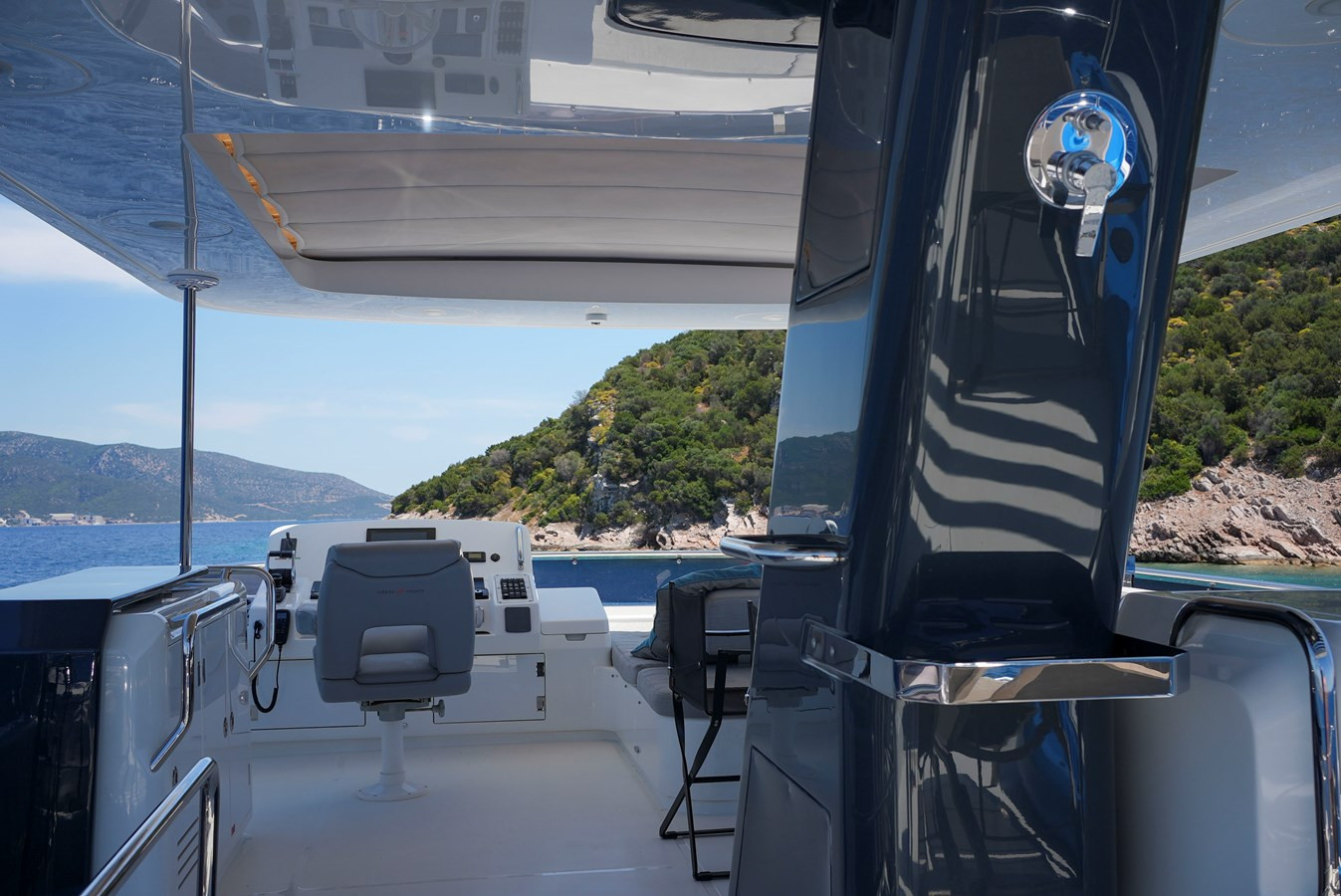 https://arconyachts.ams3.digitaloceanspaces.com/110171/conversions/large_4643745-optimize.jpg