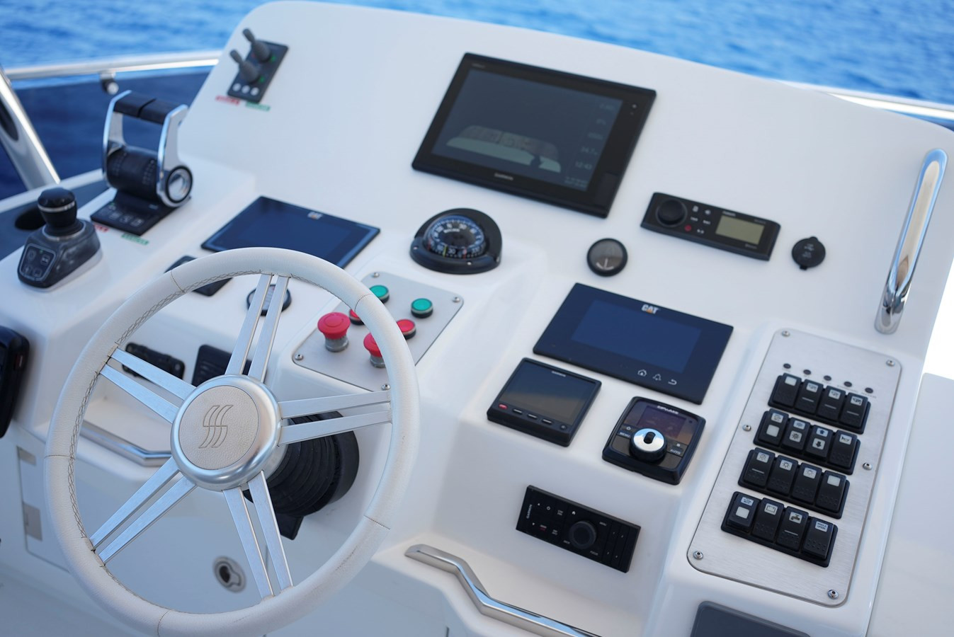 https://arconyachts.ams3.digitaloceanspaces.com/110180/conversions/large_4643741-optimize.jpg