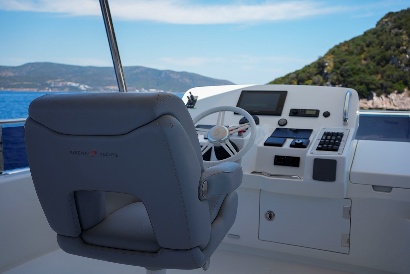 https://arconyachts.ams3.digitaloceanspaces.com/110184/conversions/large_4643744-optimize.jpg