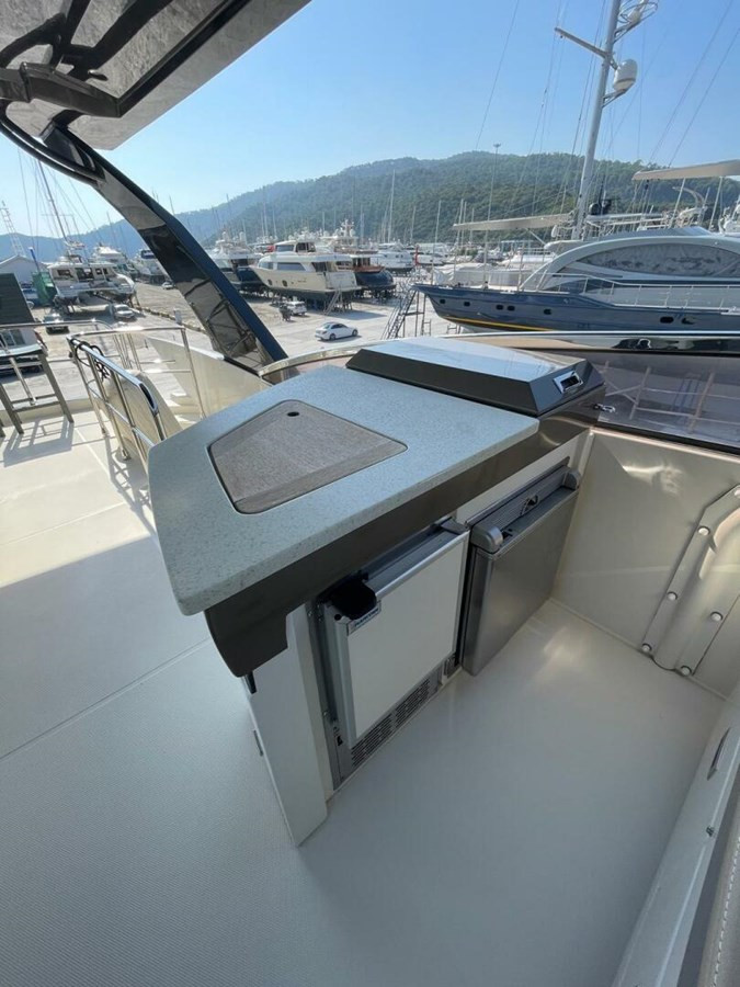 https://arconyachts.ams3.digitaloceanspaces.com/110186/conversions/large_4371928-optimize.jpg