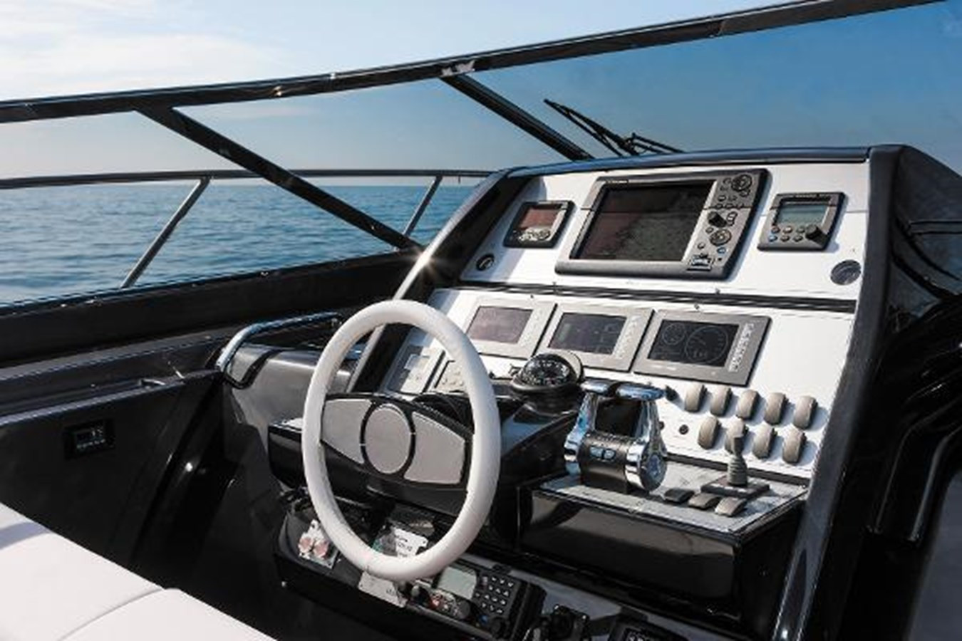 https://arconyachts.ams3.digitaloceanspaces.com/110265/conversions/large_3141095-optimize.jpg