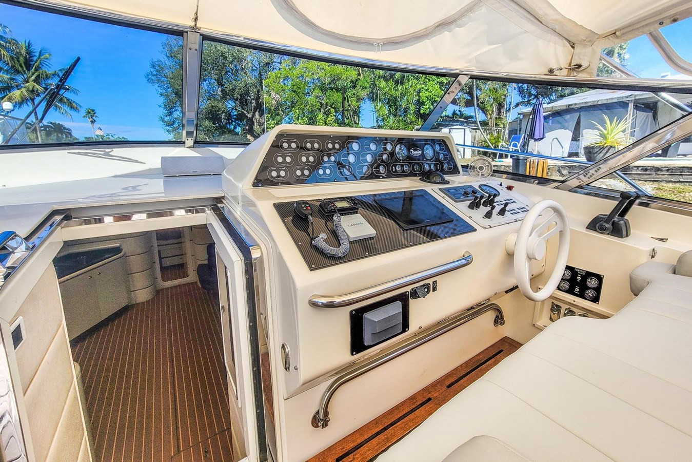 https://arconyachts.ams3.digitaloceanspaces.com/110305/conversions/large_4051402-optimize.jpg