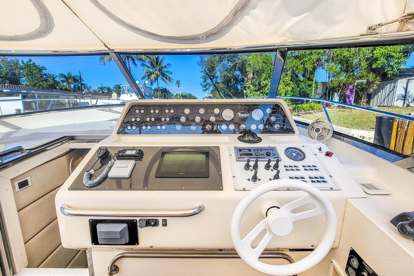 https://arconyachts.ams3.digitaloceanspaces.com/110310/conversions/large_4051404-optimize.jpg
