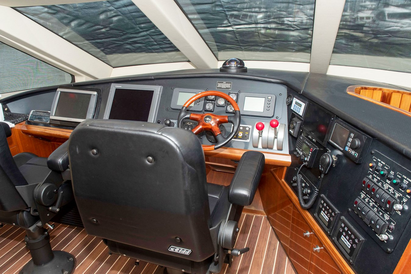 https://arconyachts.ams3.digitaloceanspaces.com/110335/conversions/large_3672447-optimize.jpg