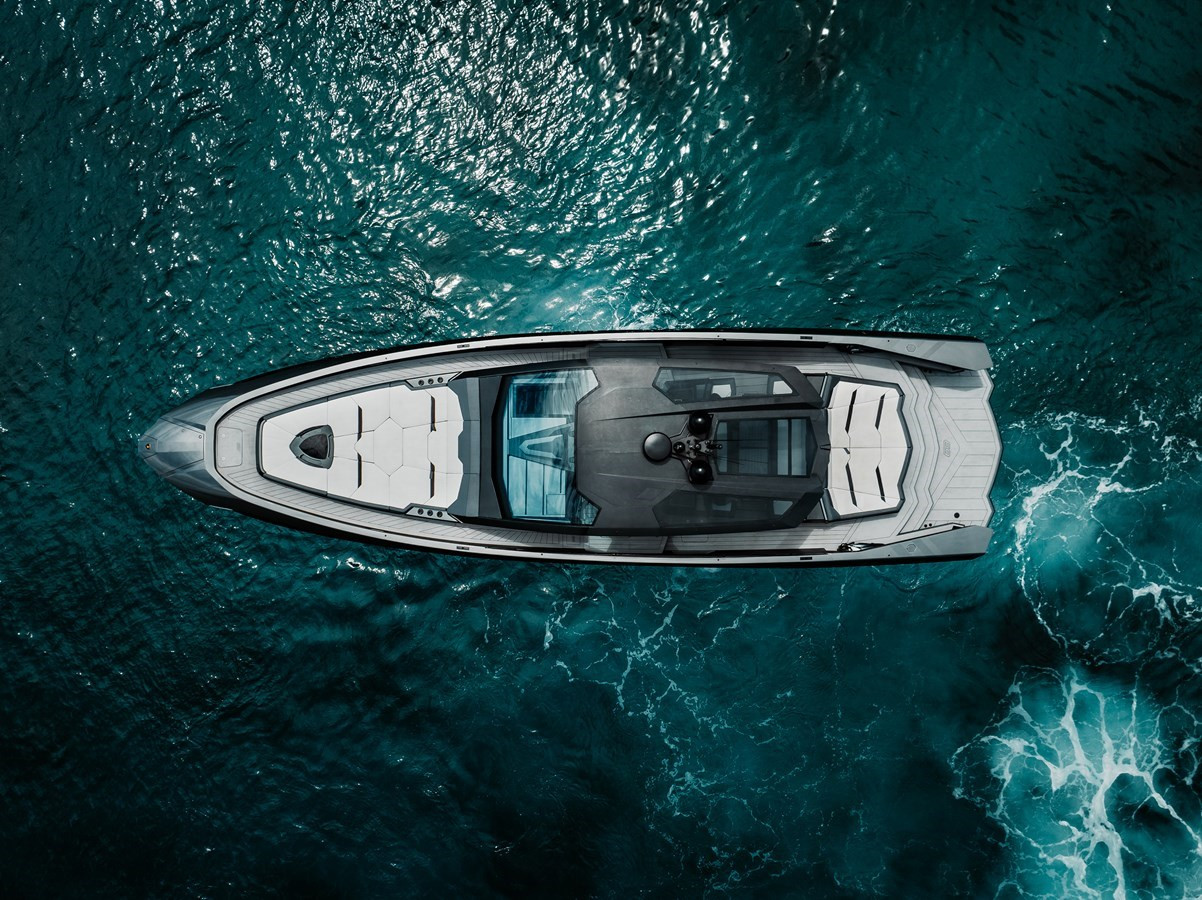 https://arconyachts.ams3.digitaloceanspaces.com/110342/conversions/large_4294854-optimize.jpg