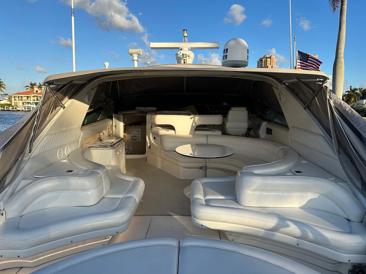 https://arconyachts.ams3.digitaloceanspaces.com/110423/conversions/large_4250474-optimize.jpg