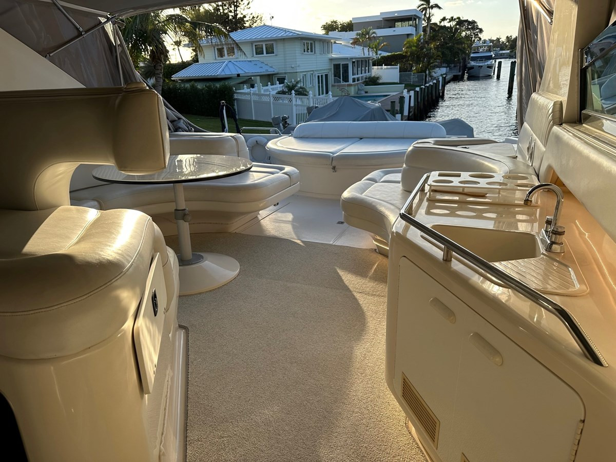 https://arconyachts.ams3.digitaloceanspaces.com/110429/conversions/large_4250472-optimize.jpg