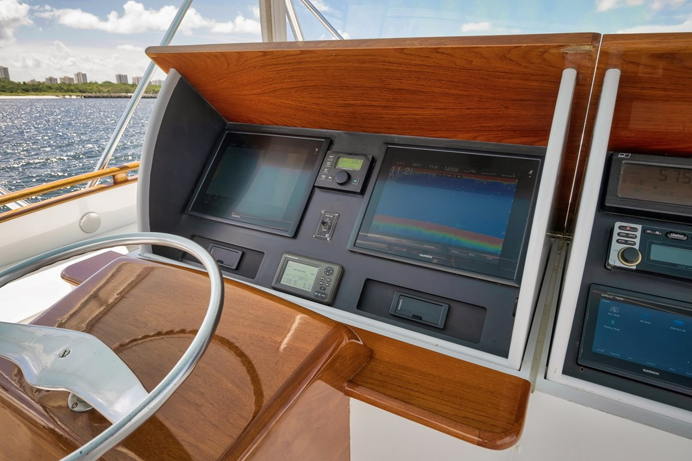 https://arconyachts.ams3.digitaloceanspaces.com/110450/conversions/large_4321077-optimize.jpg