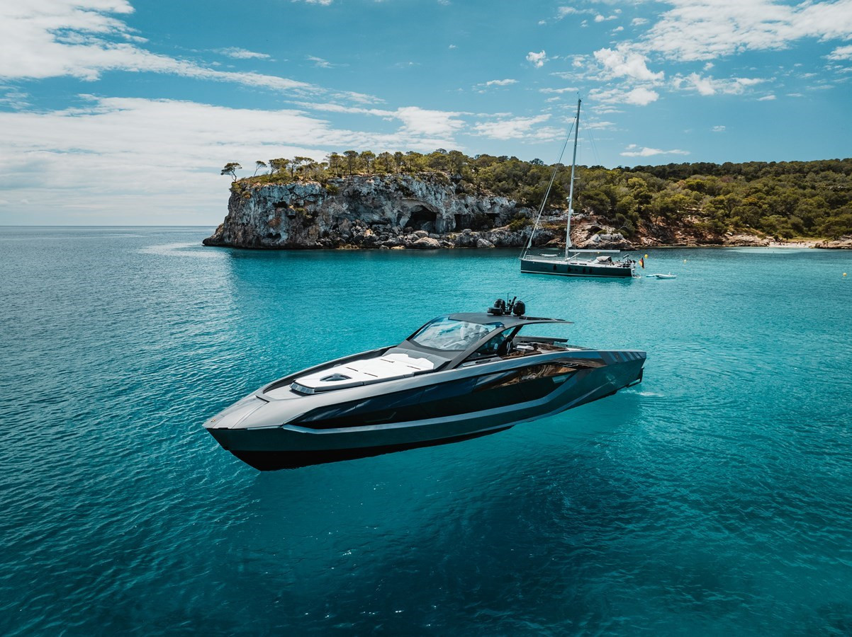 https://arconyachts.ams3.digitaloceanspaces.com/110458/conversions/large_4274308-optimize.jpg