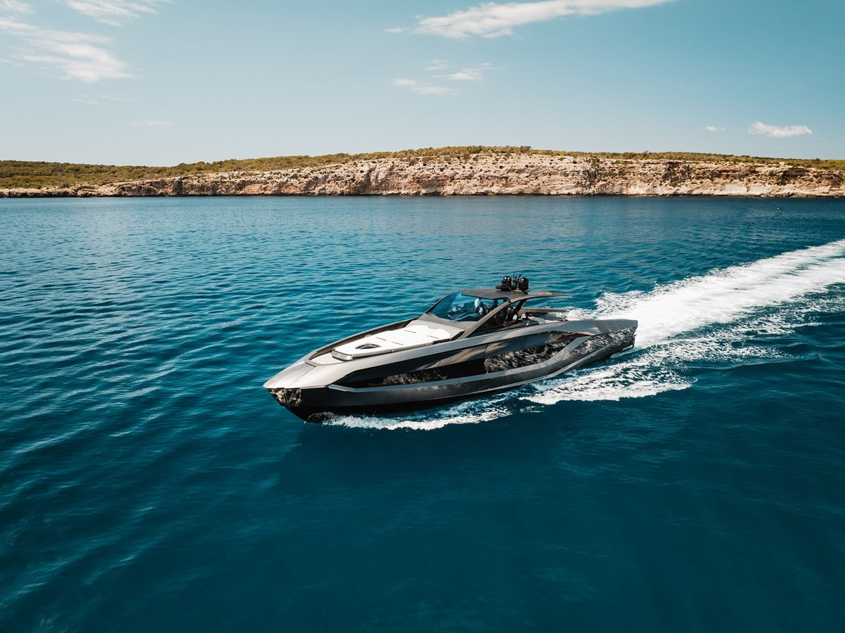 https://arconyachts.ams3.digitaloceanspaces.com/110464/conversions/large_4274311-optimize.jpg