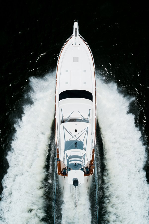 https://arconyachts.ams3.digitaloceanspaces.com/110540/conversions/large_4275698-optimize.jpg