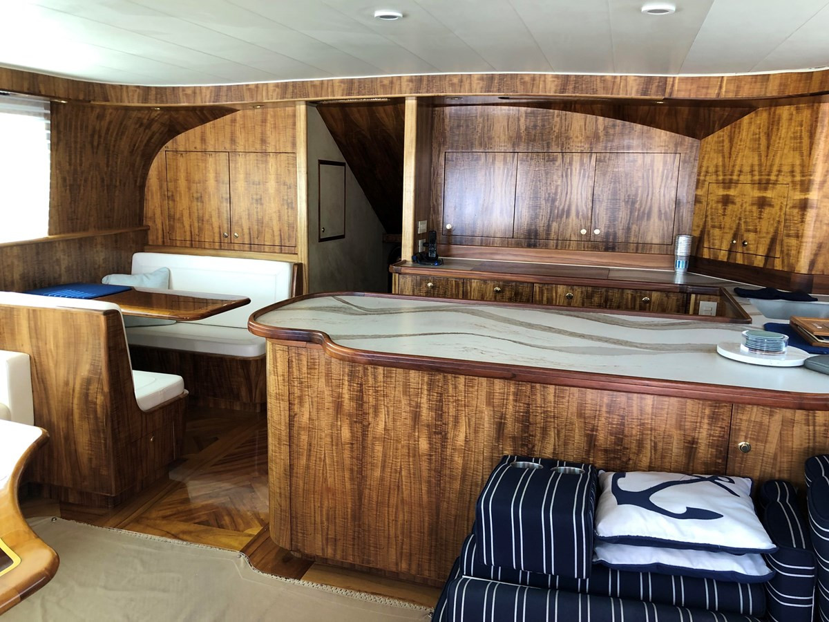 https://arconyachts.ams3.digitaloceanspaces.com/110572/conversions/large_4401564-optimize.jpg