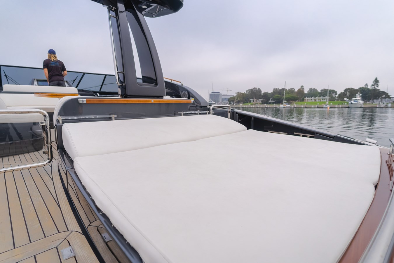 https://arconyachts.ams3.digitaloceanspaces.com/110637/conversions/large_4385088-optimize.jpg