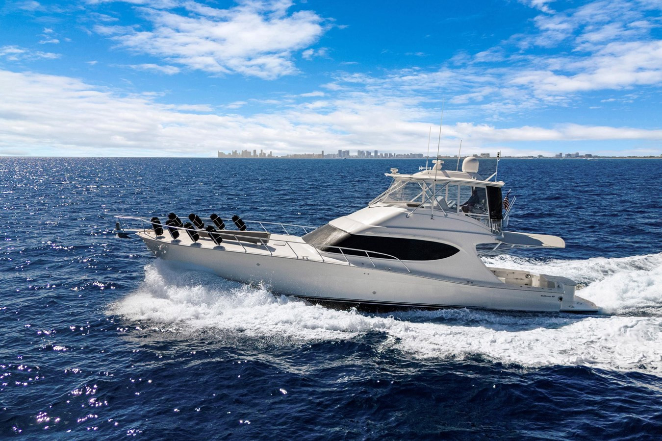 https://arconyachts.ams3.digitaloceanspaces.com/110755/conversions/large_4583442-optimize.jpg