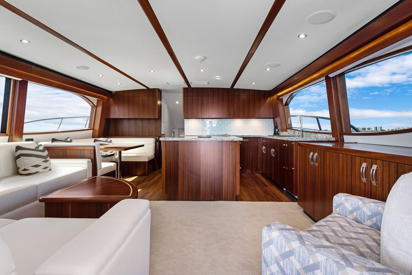 https://arconyachts.ams3.digitaloceanspaces.com/110906/conversions/large_4583493-optimize.jpg