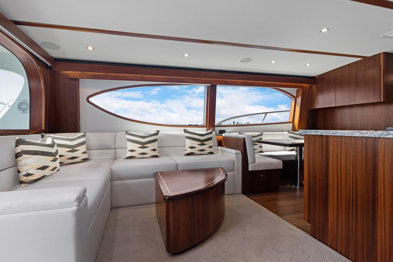 https://arconyachts.ams3.digitaloceanspaces.com/110908/conversions/large_4583494-optimize.jpg