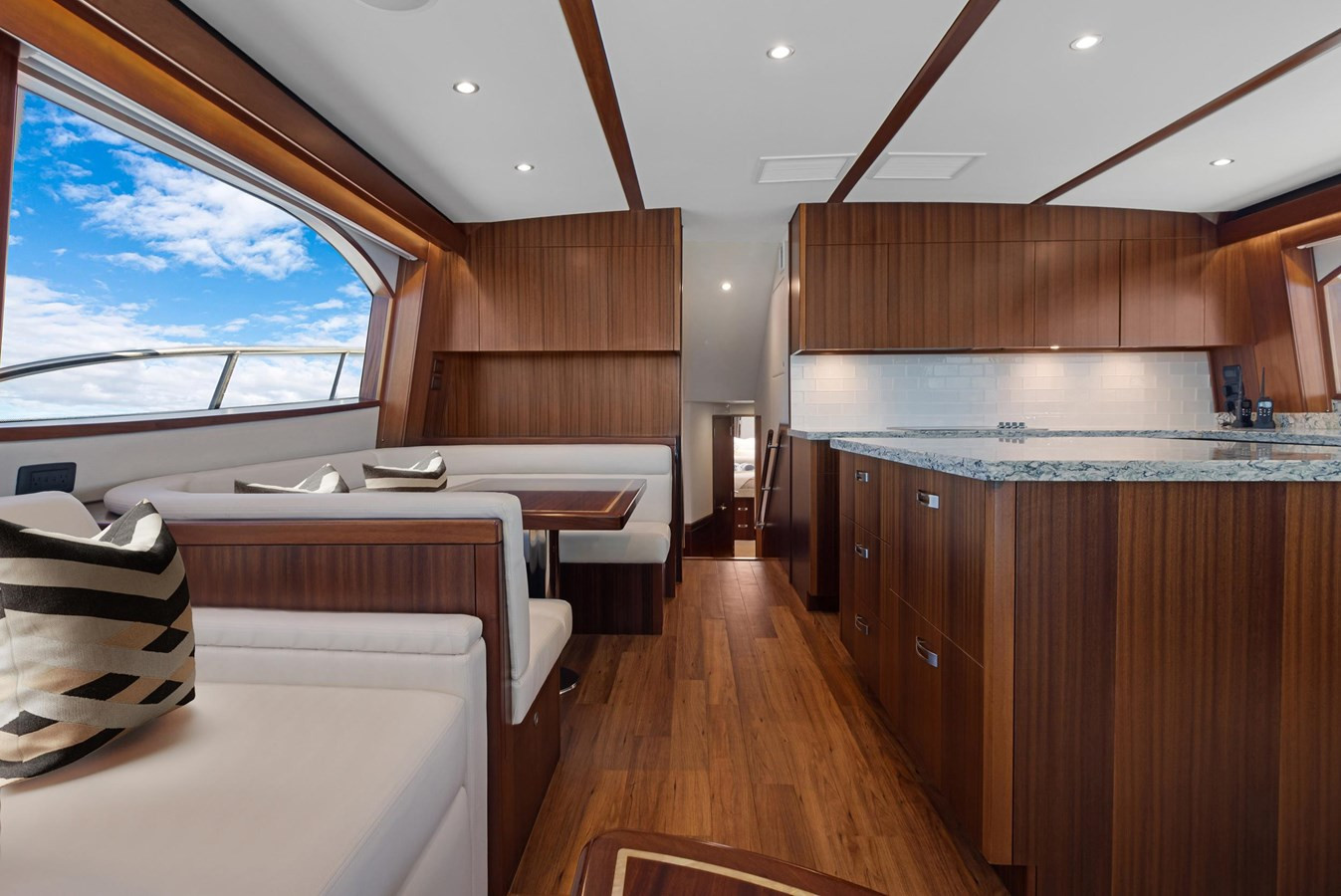 https://arconyachts.ams3.digitaloceanspaces.com/110911/conversions/large_4583495-optimize.jpg