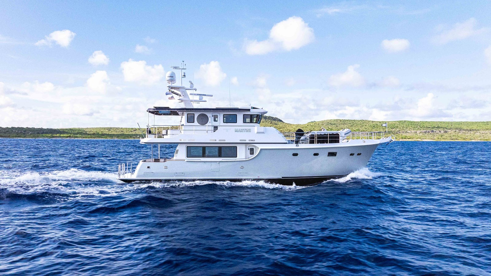 https://arconyachts.ams3.digitaloceanspaces.com/111081/conversions/large_4852971-optimize.jpg