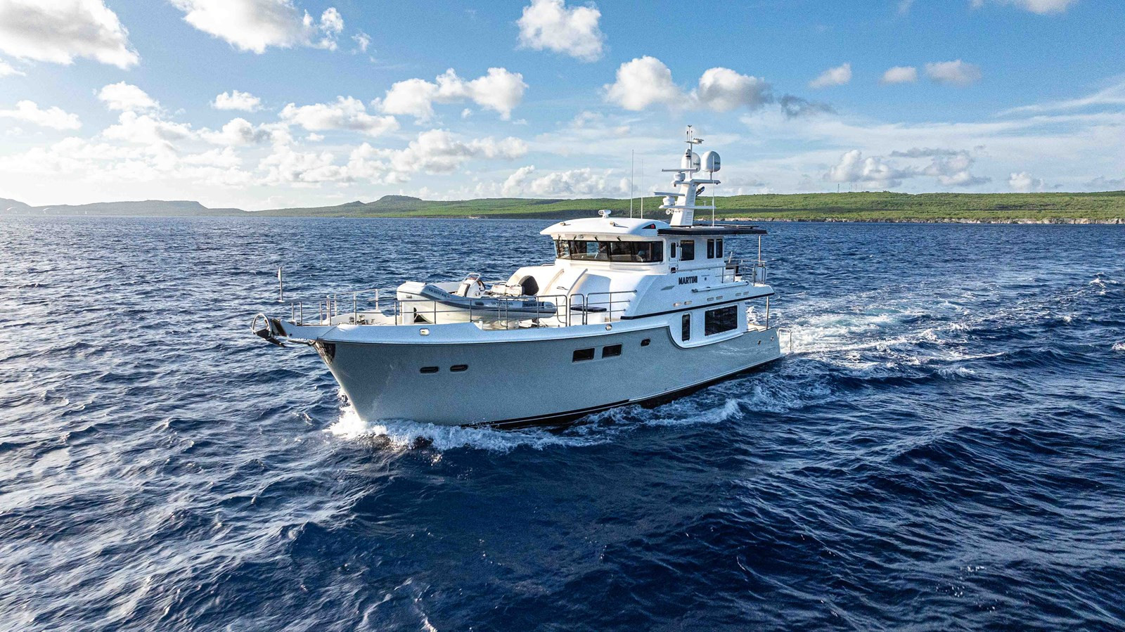 https://arconyachts.ams3.digitaloceanspaces.com/111087/conversions/large_4852973-optimize.jpg