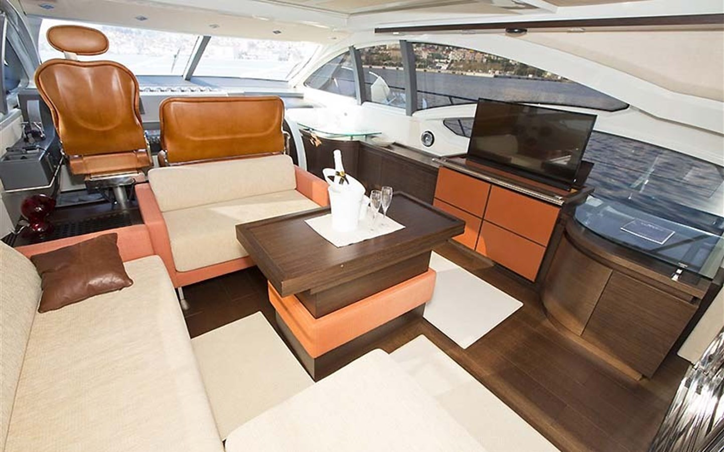 https://arconyachts.ams3.digitaloceanspaces.com/111154/conversions/large_4843665-optimize.jpg