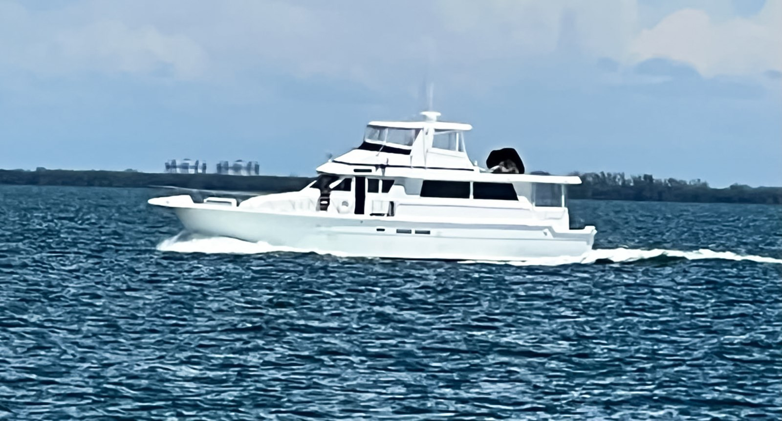 https://arconyachts.ams3.digitaloceanspaces.com/111277/conversions/large_4513097-optimize.jpg