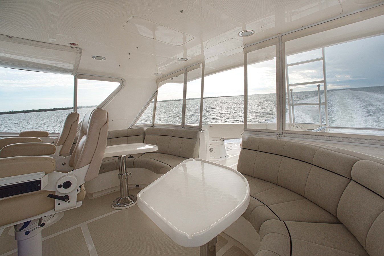 https://arconyachts.ams3.digitaloceanspaces.com/111363/conversions/large_4614780-optimize.jpg