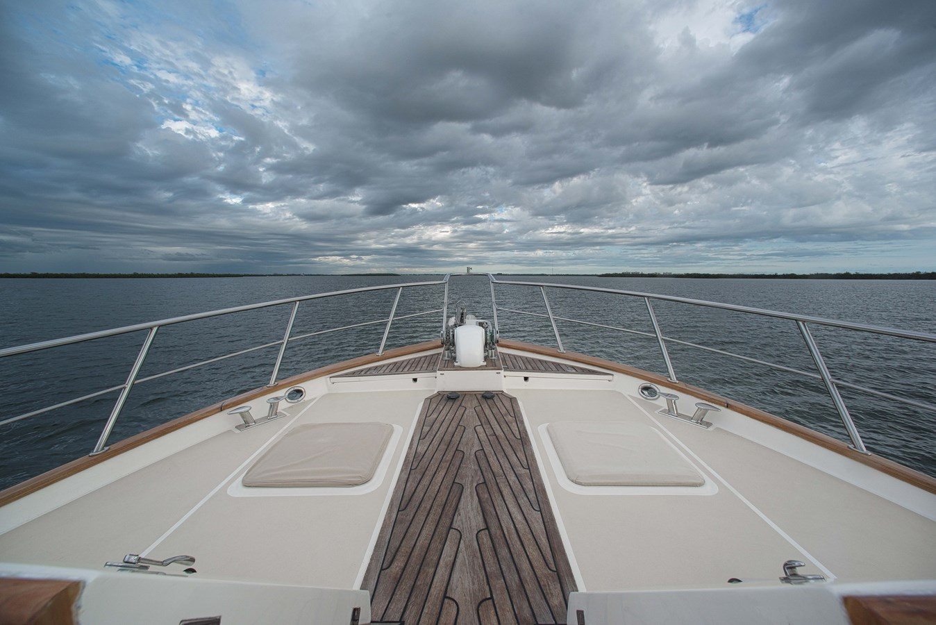 https://arconyachts.ams3.digitaloceanspaces.com/111369/conversions/large_4614782-optimize.jpg