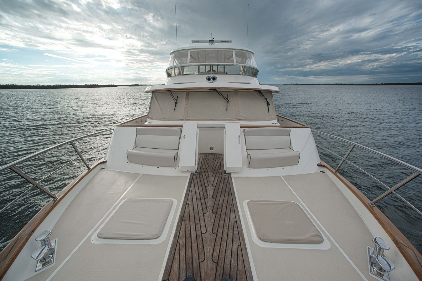 https://arconyachts.ams3.digitaloceanspaces.com/111372/conversions/large_4614783-optimize.jpg
