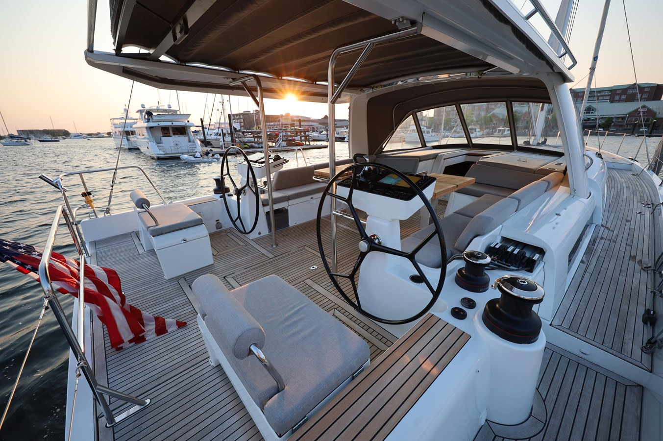 https://arconyachts.ams3.digitaloceanspaces.com/111447/conversions/large_4709779-optimize.jpg
