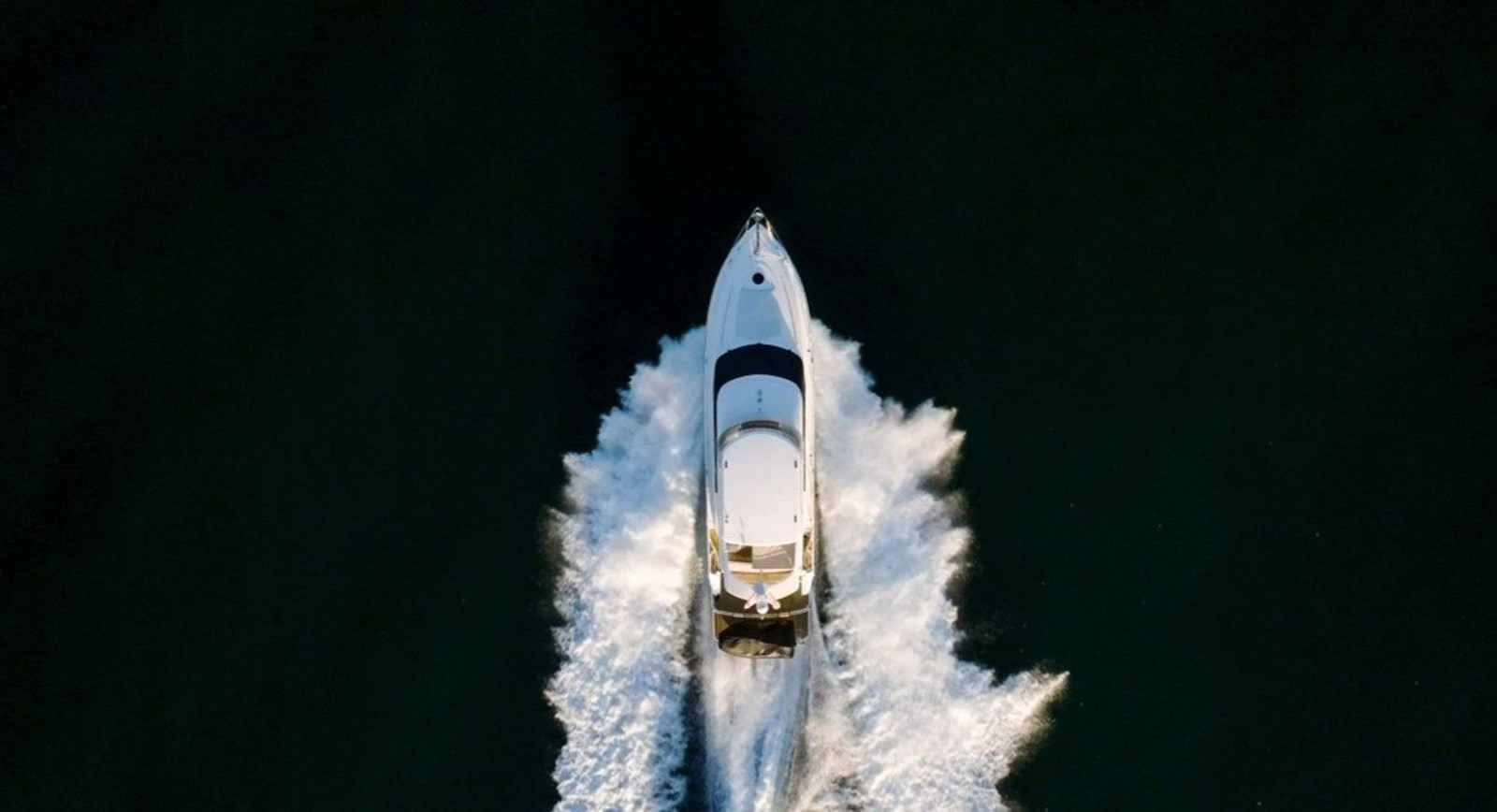 https://arconyachts.ams3.digitaloceanspaces.com/111448/conversions/large_4624596-optimize.jpg