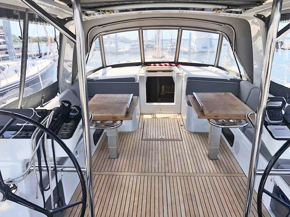 https://arconyachts.ams3.digitaloceanspaces.com/111459/conversions/large_4705422-optimize.jpg