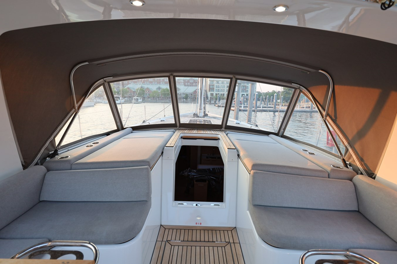 https://arconyachts.ams3.digitaloceanspaces.com/111465/conversions/large_4709782-optimize.jpg
