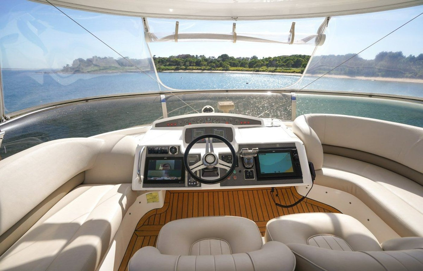 https://arconyachts.ams3.digitaloceanspaces.com/111470/conversions/large_4624577-optimize.jpg