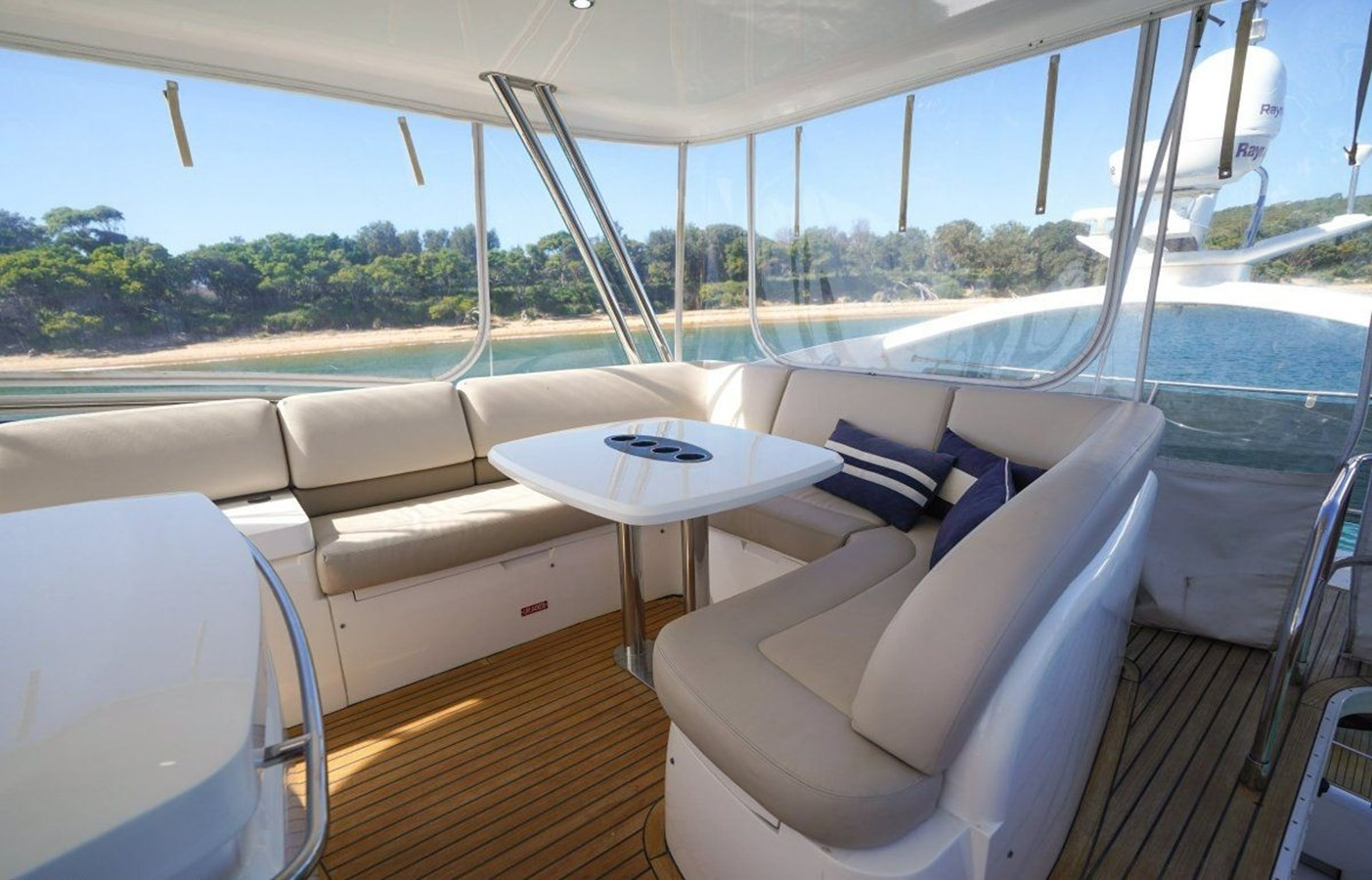 https://arconyachts.ams3.digitaloceanspaces.com/111474/conversions/large_4624579-optimize.jpg