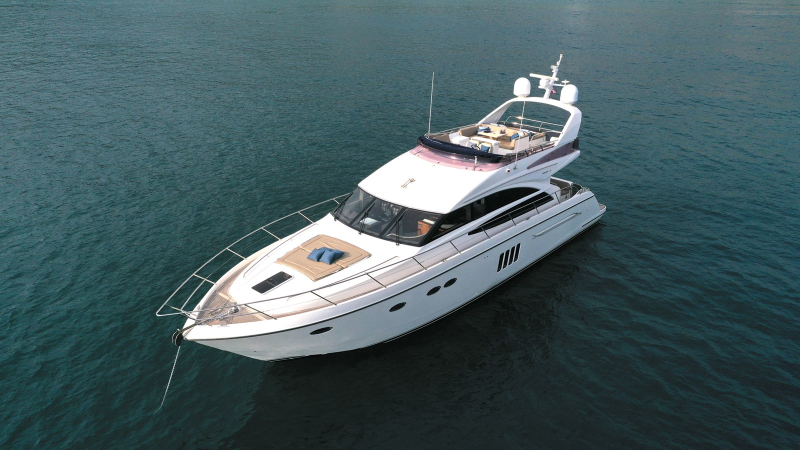 https://arconyachts.ams3.digitaloceanspaces.com/111552/conversions/large_3840869-optimize.jpg