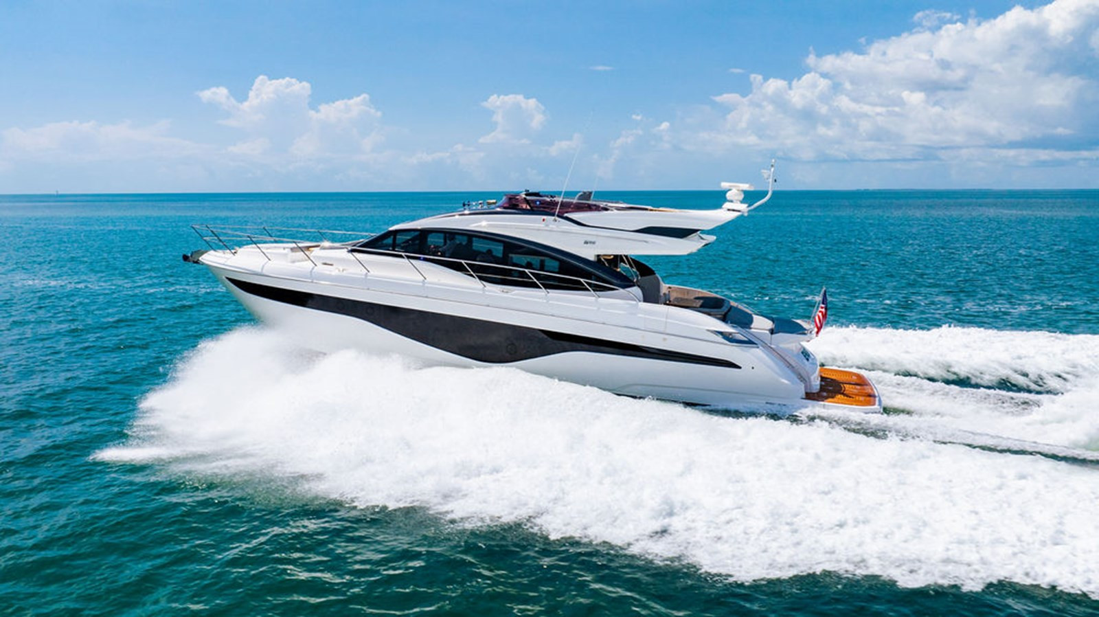 https://arconyachts.ams3.digitaloceanspaces.com/111574/conversions/large_4382921-optimize.jpg