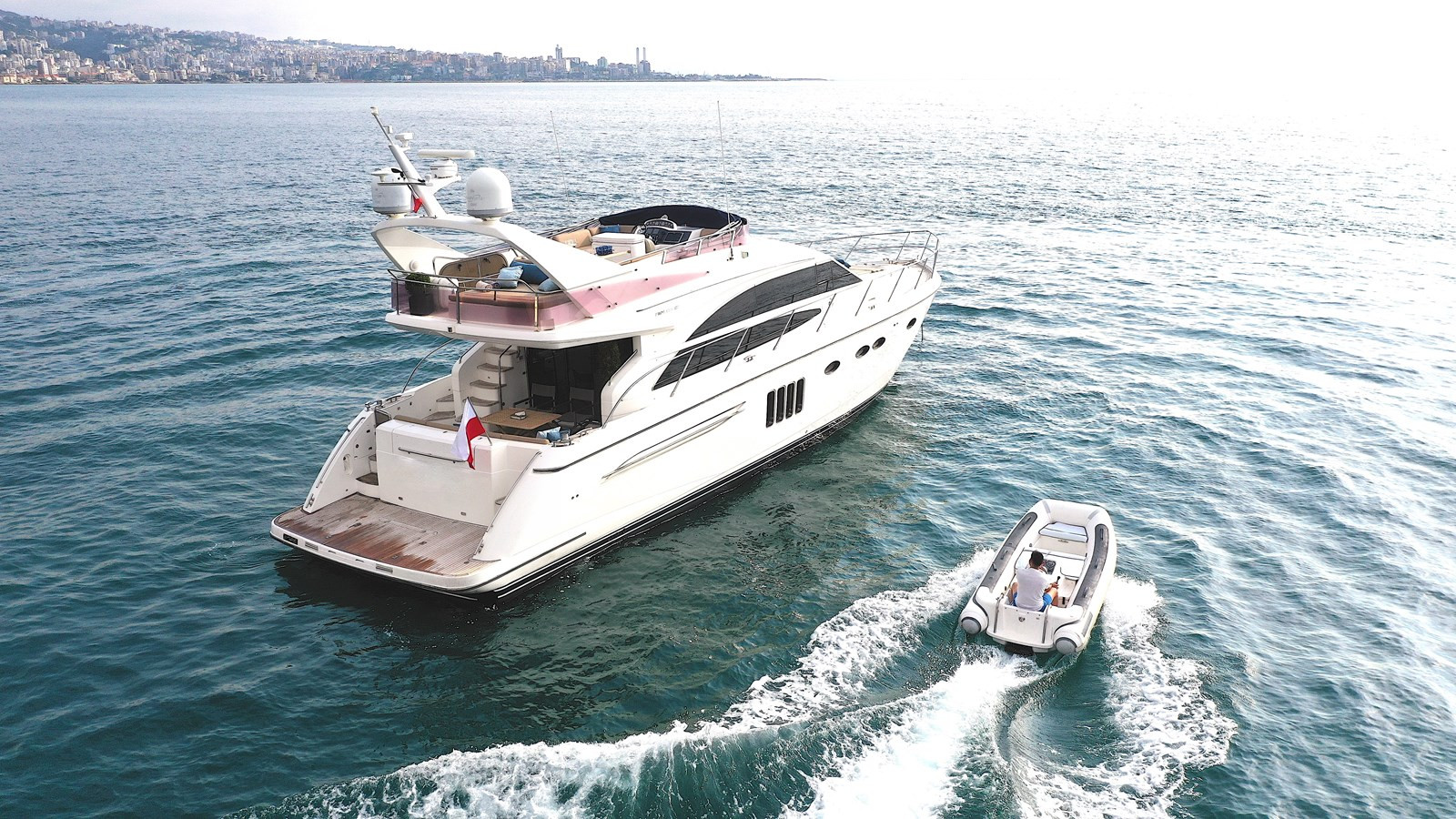 https://arconyachts.ams3.digitaloceanspaces.com/111576/conversions/large_3840894-optimize.jpg