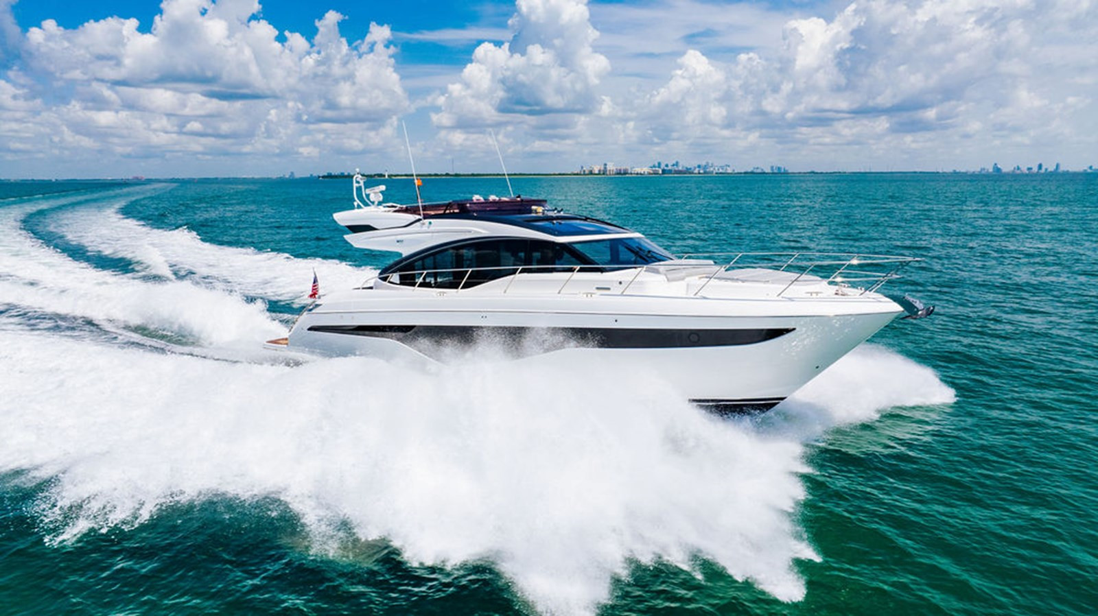 https://arconyachts.ams3.digitaloceanspaces.com/111619/conversions/large_4382937-optimize.jpg